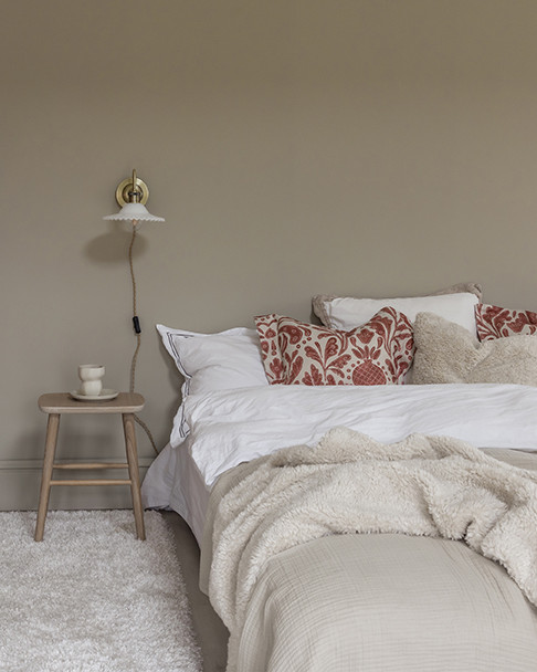 Soverom med Huntonit Proff Vegg veggplater i tidløs farge.