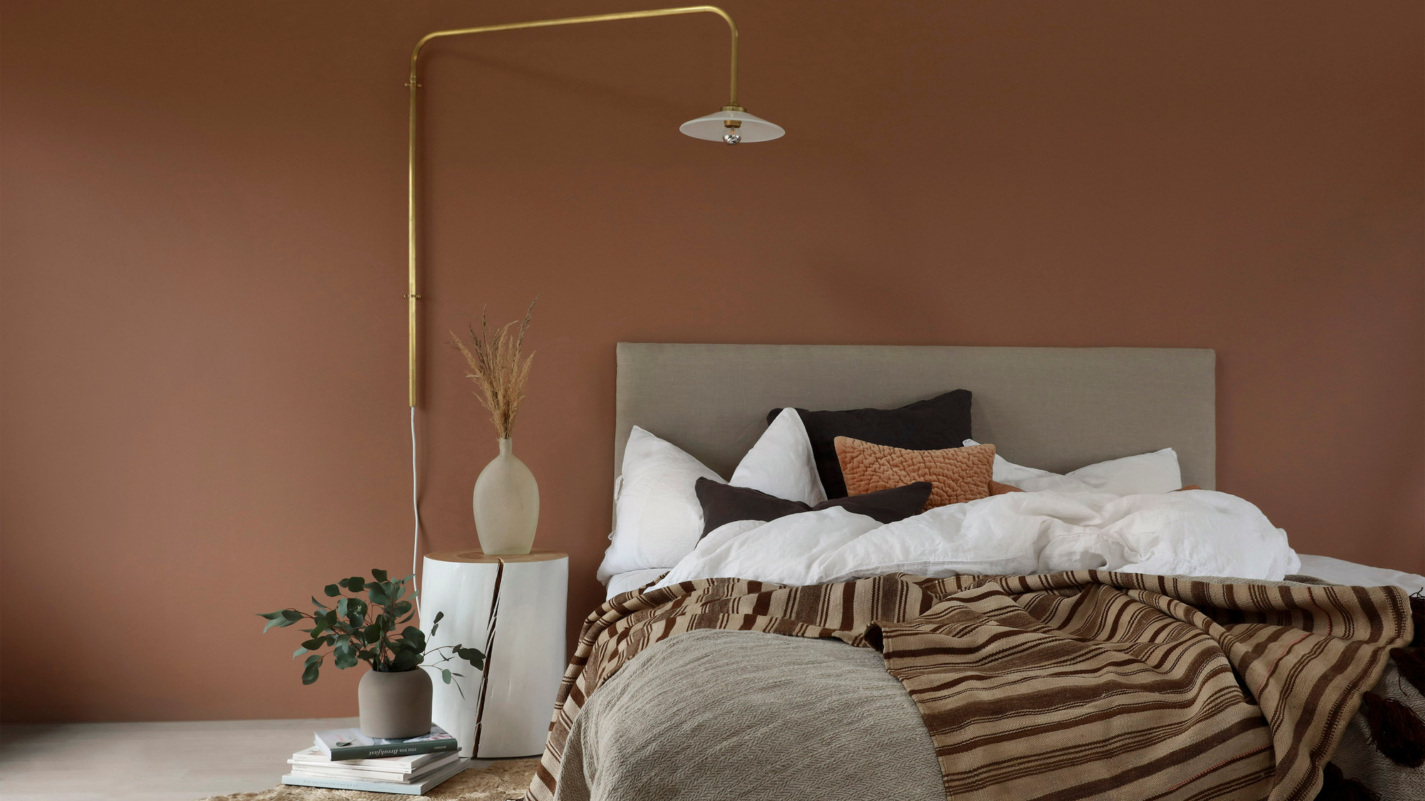 Soverom med veggplater malt i fargen Adventure